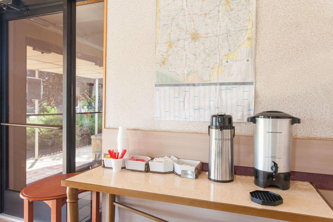 Knights Inn Toledo West Dış mekan fotoğraf