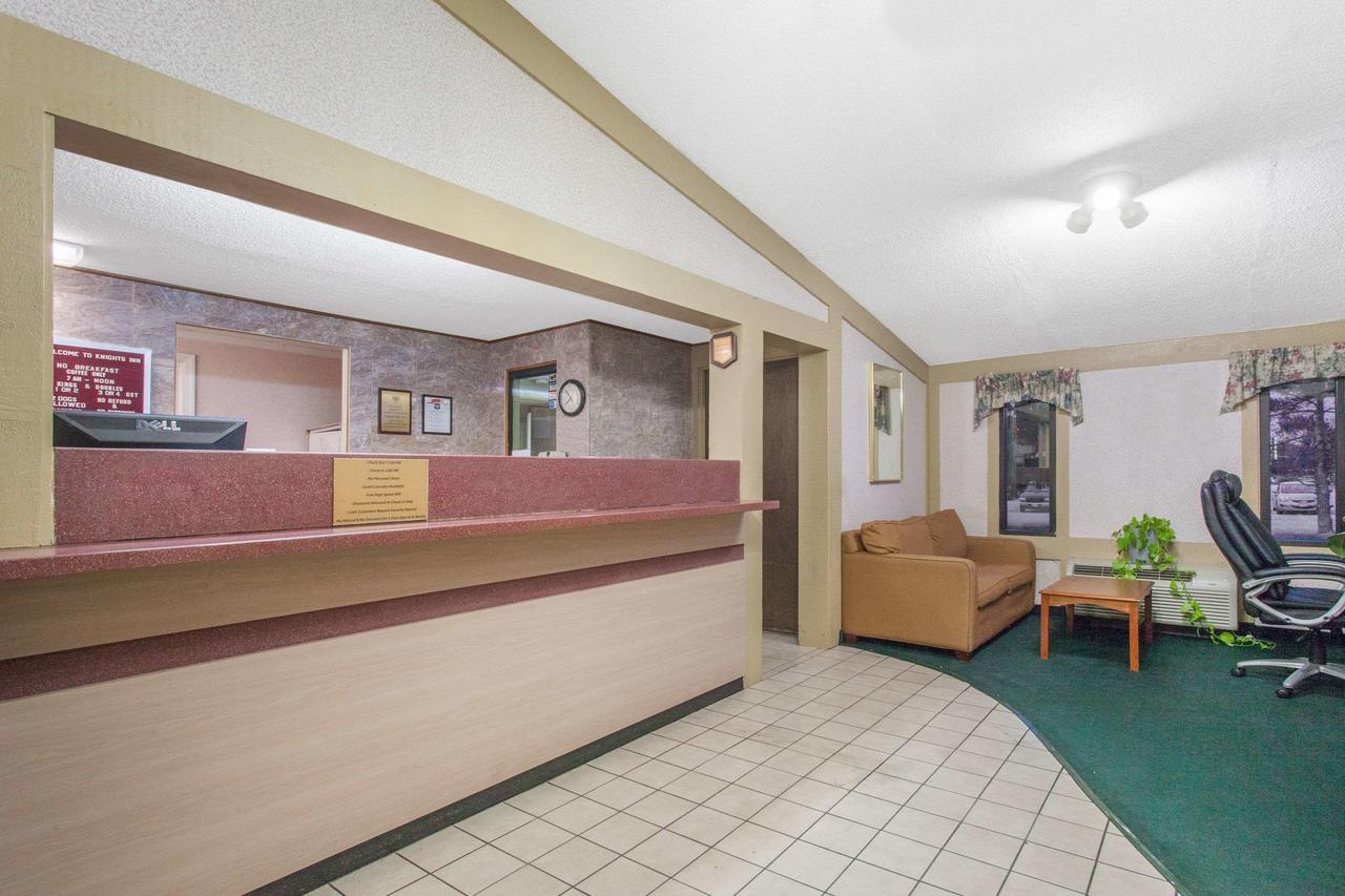 Knights Inn Toledo West Dış mekan fotoğraf