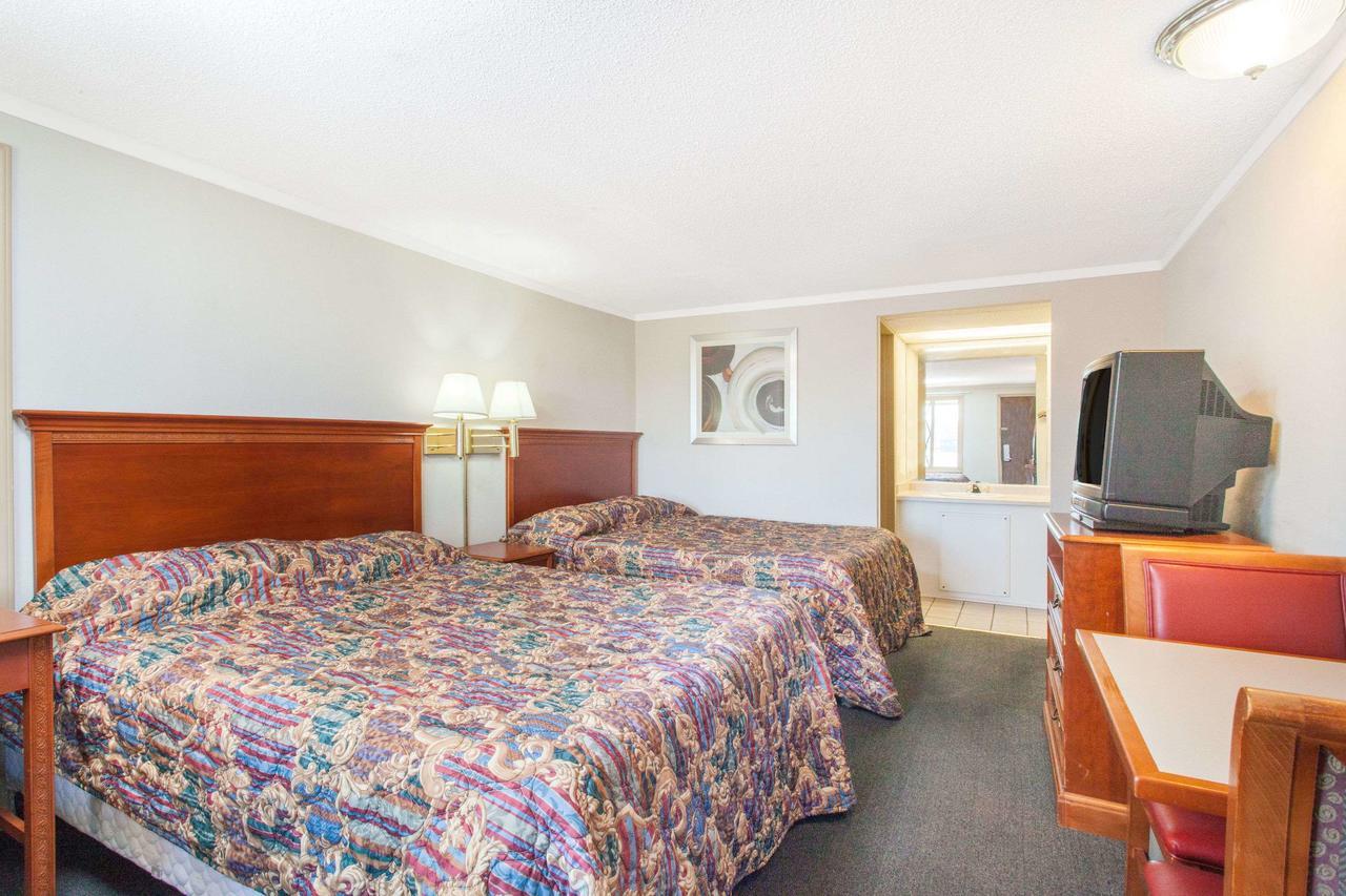 Knights Inn Toledo West Dış mekan fotoğraf