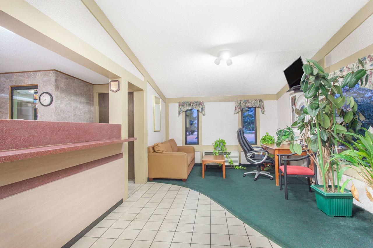 Knights Inn Toledo West Dış mekan fotoğraf