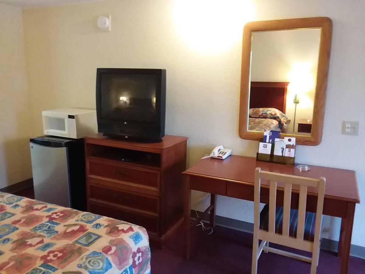 Knights Inn Toledo West Dış mekan fotoğraf