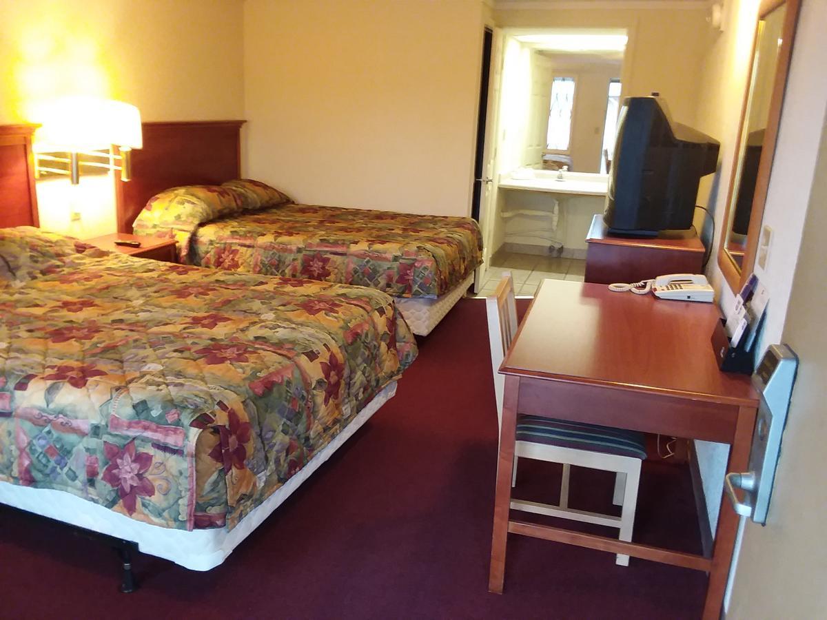 Knights Inn Toledo West Dış mekan fotoğraf