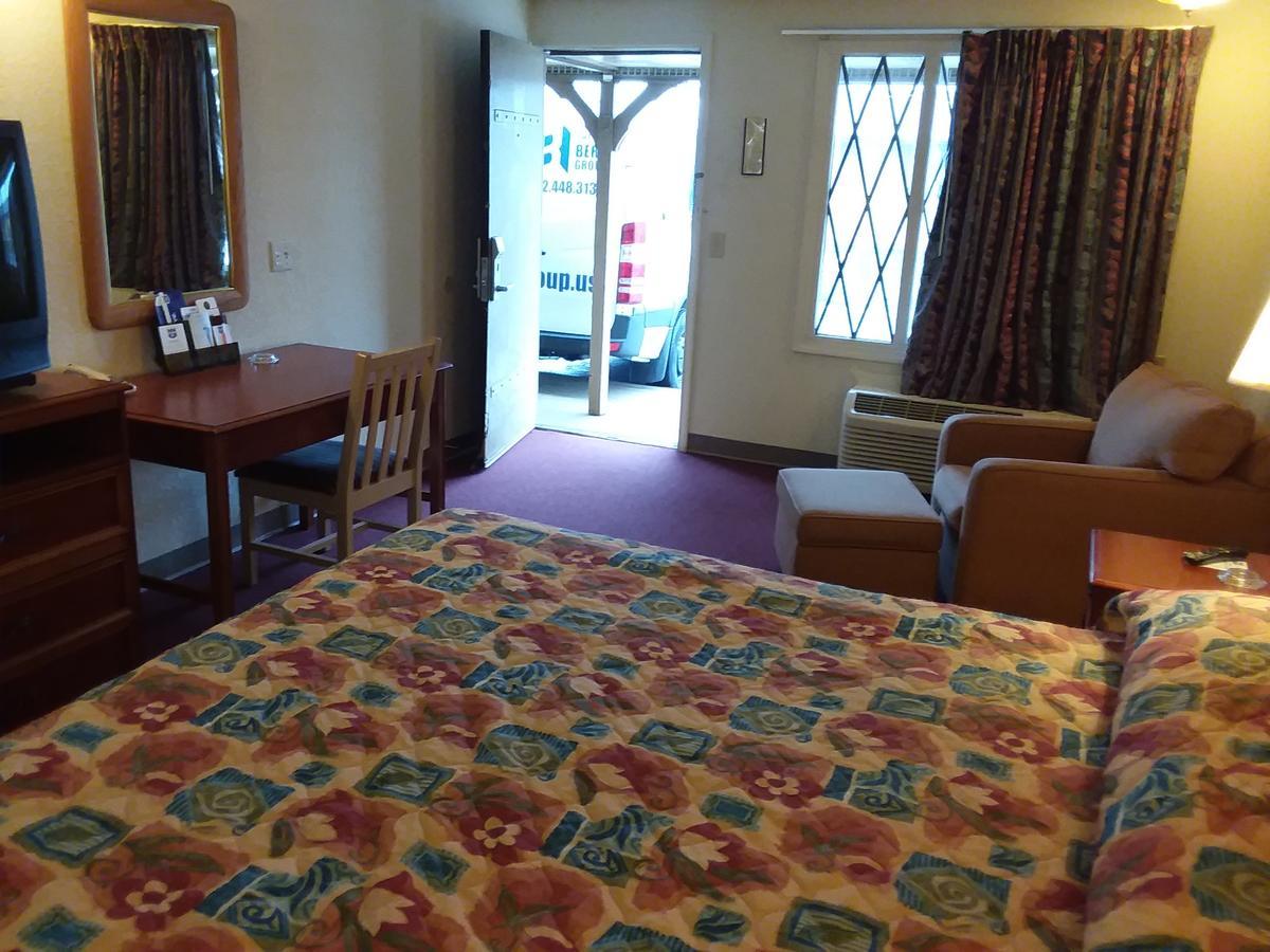 Knights Inn Toledo West Dış mekan fotoğraf
