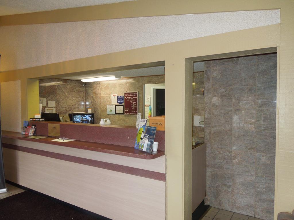 Knights Inn Toledo West Dış mekan fotoğraf